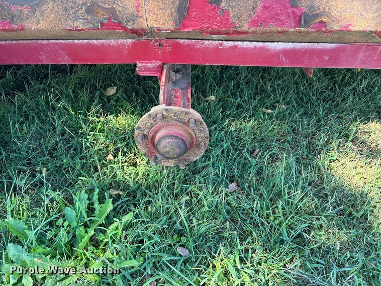 image for item FG0777 Patriot hay bale feeder wagon