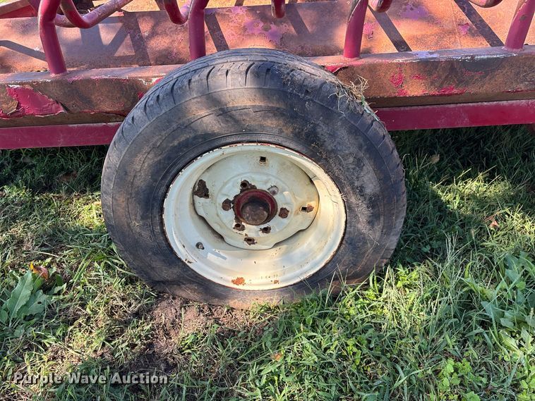 image for item FG0777 Patriot hay bale feeder wagon