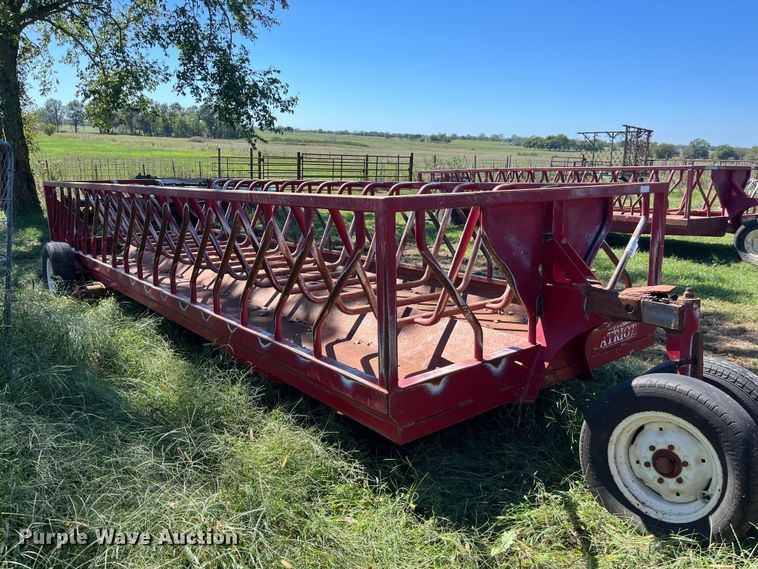 image for item FG0778 Patriot hay bale feeder wagon