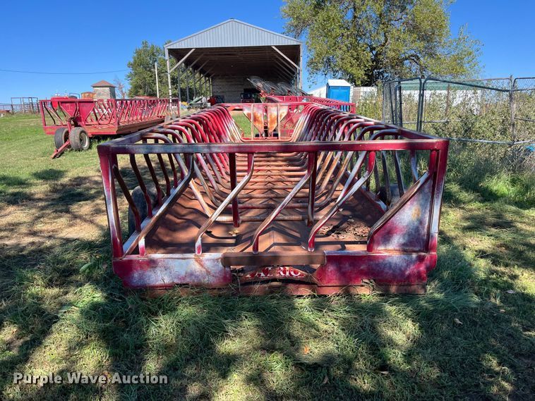 image for item FG0778 Patriot hay bale feeder wagon