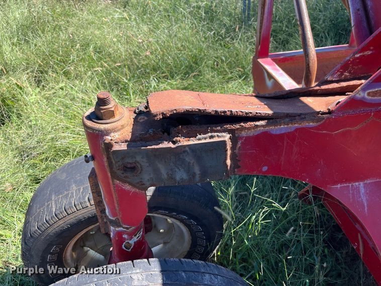 image for item FG0778 Patriot hay bale feeder wagon