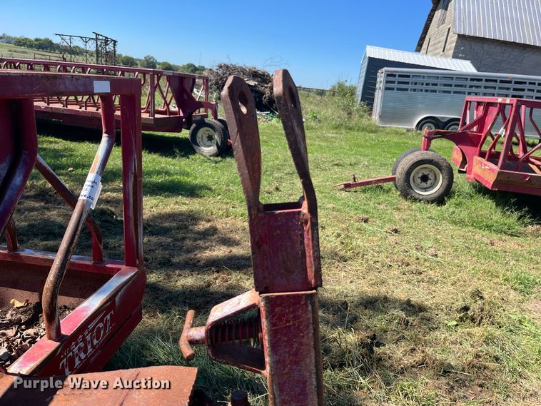 image for item FG0778 Patriot hay bale feeder wagon