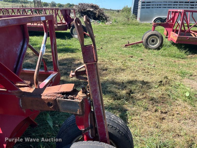 image for item FG0778 Patriot hay bale feeder wagon