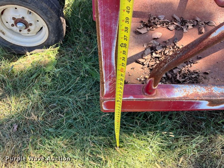 image for item FG0778 Patriot hay bale feeder wagon