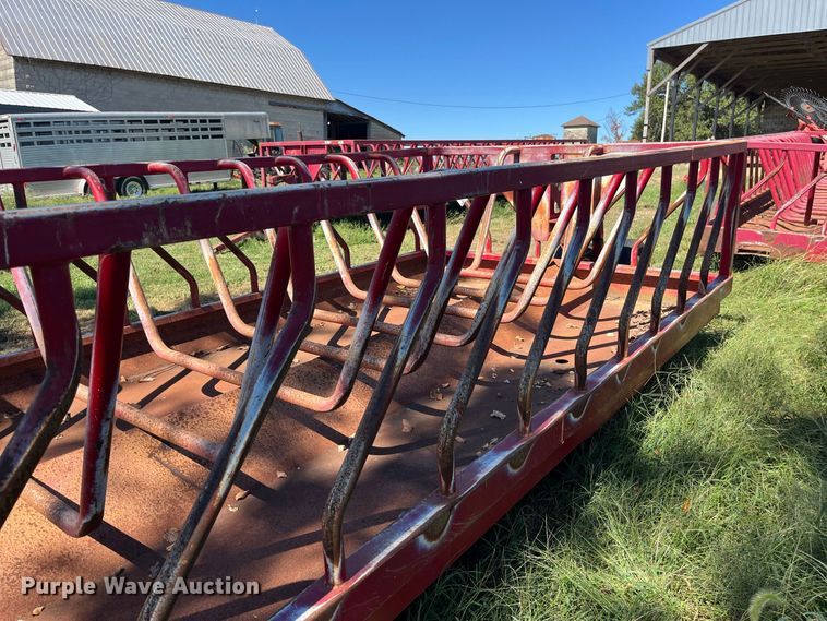 image for item FG0778 Patriot hay bale feeder wagon