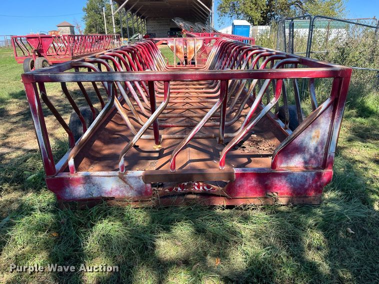 image for item FG0778 Patriot hay bale feeder wagon