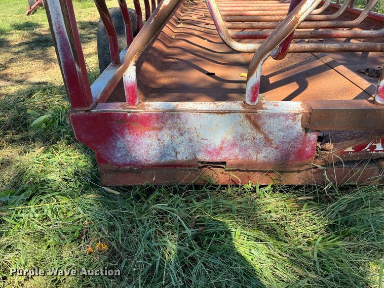 image for item FG0778 Patriot hay bale feeder wagon