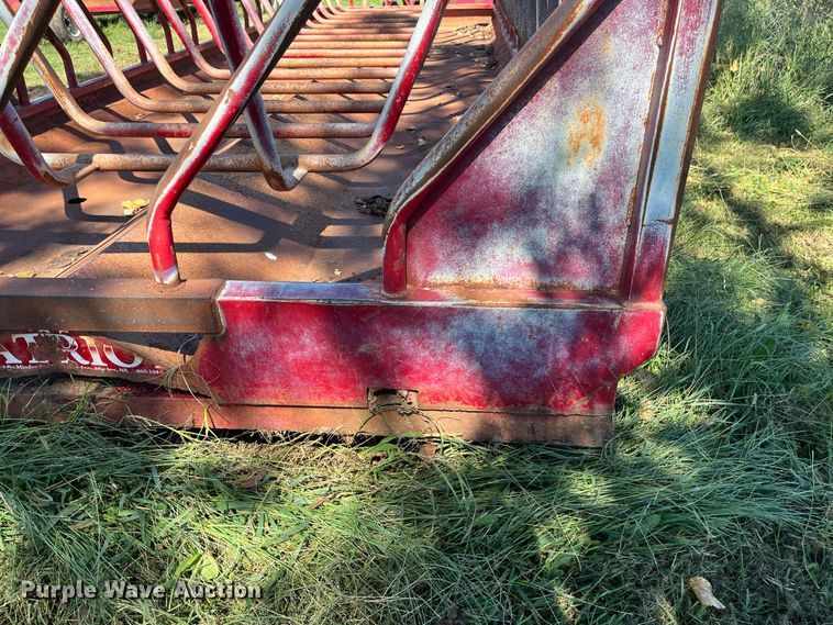 image for item FG0778 Patriot hay bale feeder wagon