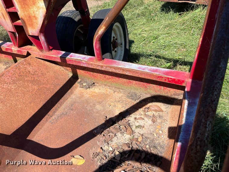 image for item FG0778 Patriot hay bale feeder wagon