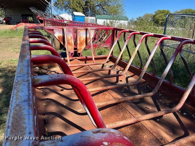 image for item FG0778 Patriot hay bale feeder wagon