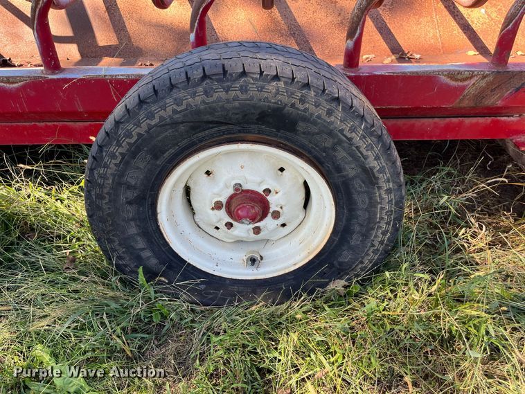 image for item FG0778 Patriot hay bale feeder wagon