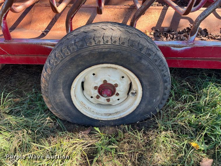 image for item FG0778 Patriot hay bale feeder wagon
