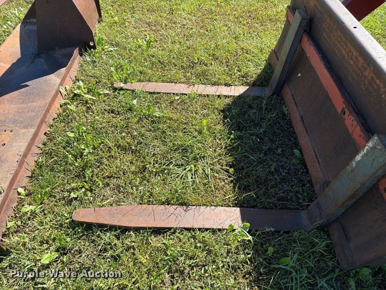 image for item FH6422 1974 Massey Ferguson 1105 tractor