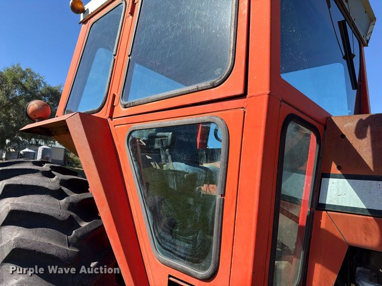 image for item FH6422 1974 Massey Ferguson 1105 tractor