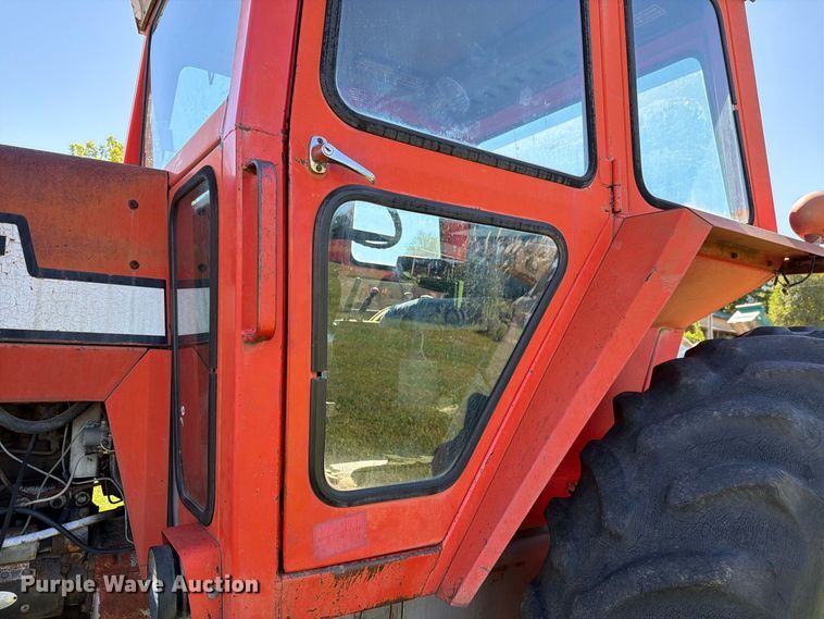 image for item FH6422 1974 Massey Ferguson 1105 tractor
