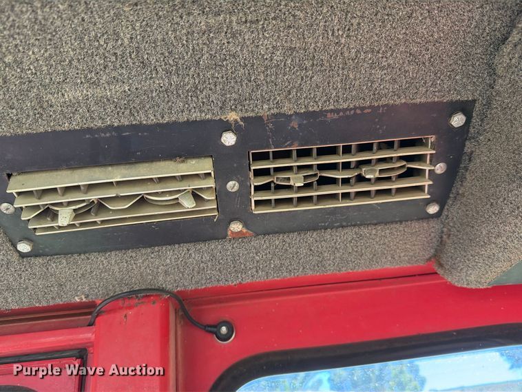 image for item FH6422 1974 Massey Ferguson 1105 tractor