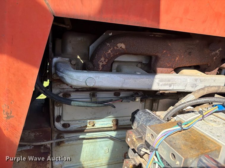 image for item FH6422 1974 Massey Ferguson 1105 tractor