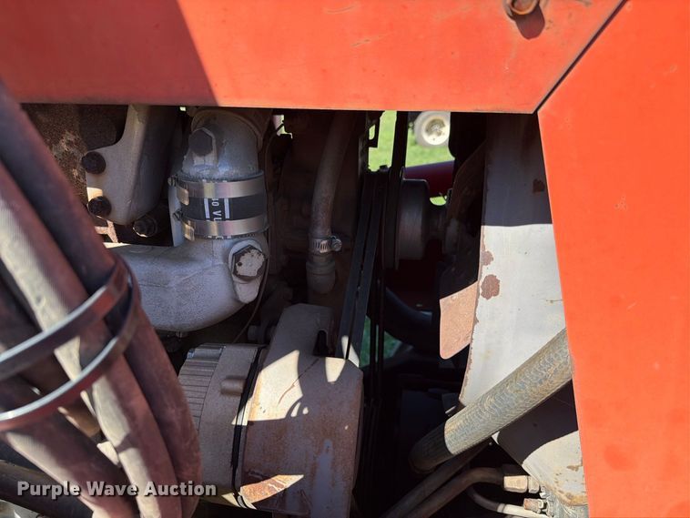 image for item FH6422 1974 Massey Ferguson 1105 tractor