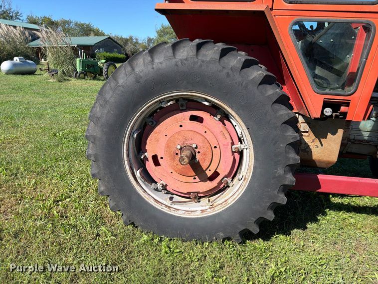 image for item FH6422 1974 Massey Ferguson 1105 tractor