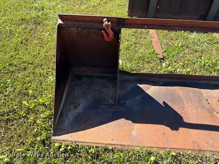 image for item FH6422 1974 Massey Ferguson 1105 tractor
