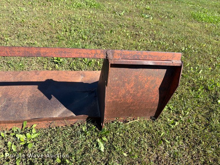 image for item FH6422 1974 Massey Ferguson 1105 tractor