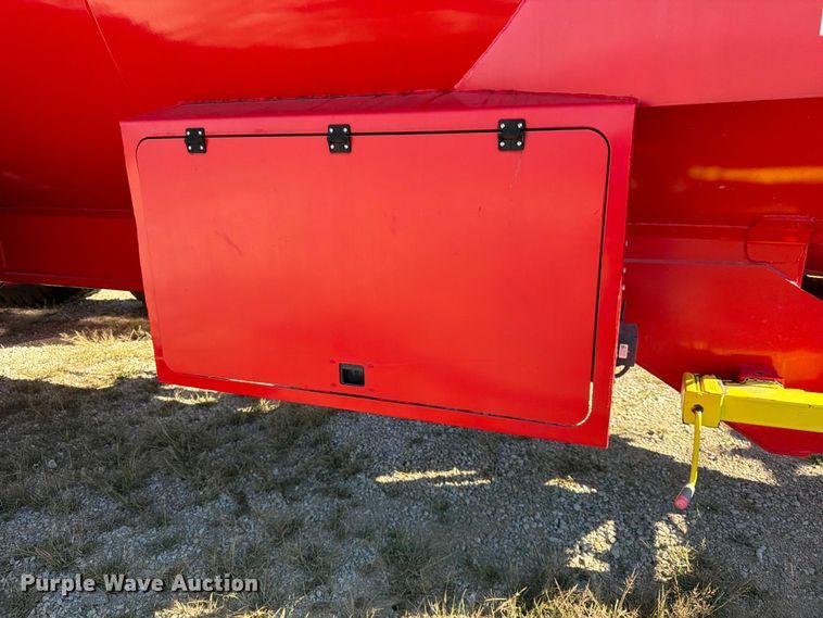 image for item FK3830 Nuhn Magnum 8500 manure spreader