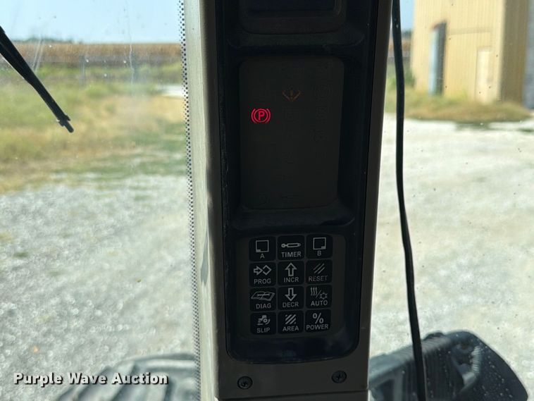 image for item FK4176 2007 Case IH 305 MFWD tractor