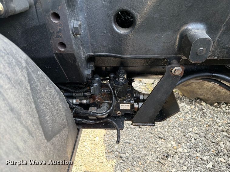 image for item FK4176 2007 Case IH 305 MFWD tractor