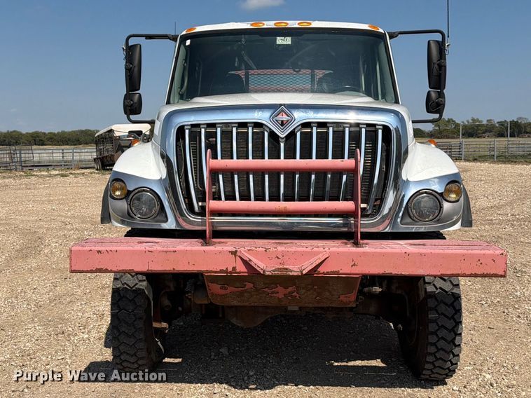image for item FN2617 2010 International WorkStar 7400 Crew Cab flatbed truck