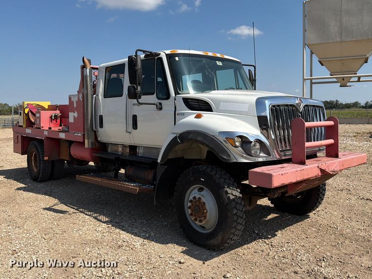 image for item FN2617 2010 International WorkStar 7400 Crew Cab flatbed truck