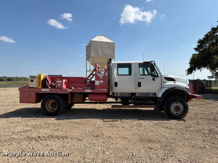 image for item FN2617 2010 International WorkStar 7400 Crew Cab flatbed truck