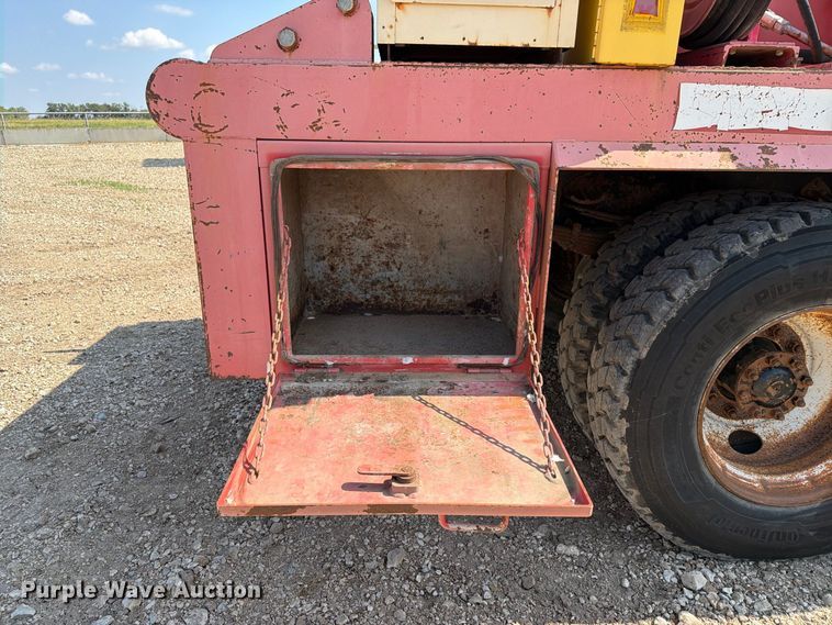 image for item FN2617 2010 International WorkStar 7400 Crew Cab flatbed truck