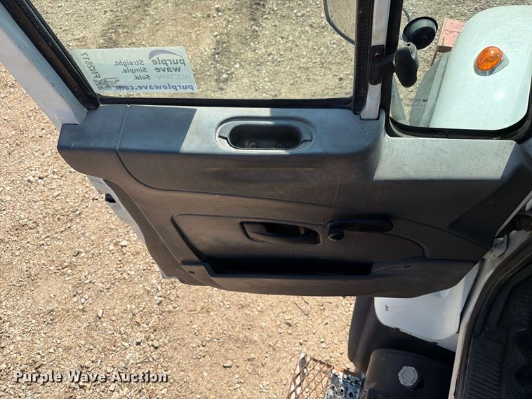 image for item FN2617 2010 International WorkStar 7400 Crew Cab flatbed truck