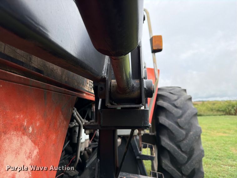 image for item FN2620 1992 Massey-Ferguson 3690 MFWD tractor