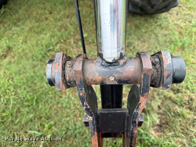 image for item FN2620 1992 Massey-Ferguson 3690 MFWD tractor