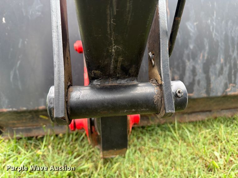 image for item FN2620 1992 Massey-Ferguson 3690 MFWD tractor