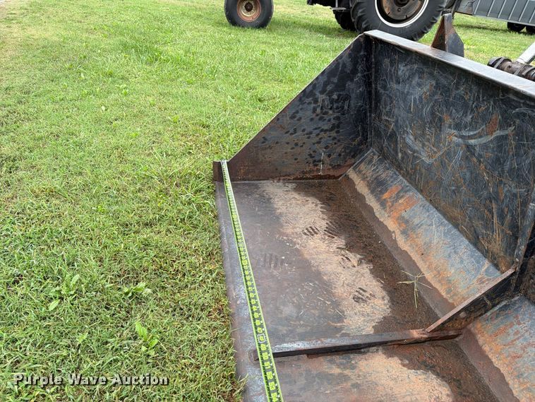 image for item FN2620 1992 Massey-Ferguson 3690 MFWD tractor