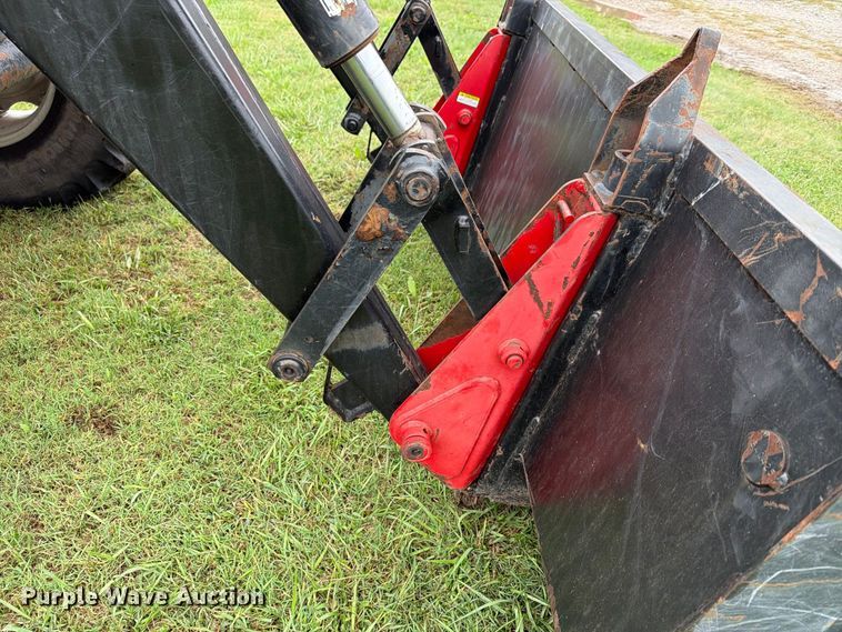 image for item FN2620 1992 Massey-Ferguson 3690 MFWD tractor