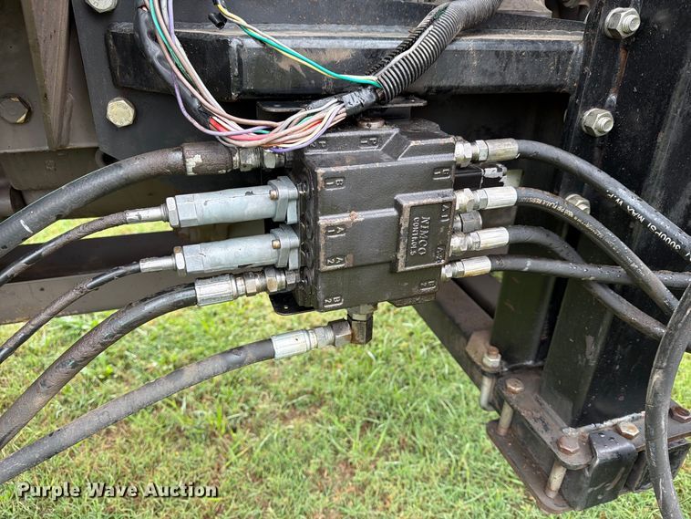 image for item FN2620 1992 Massey-Ferguson 3690 MFWD tractor