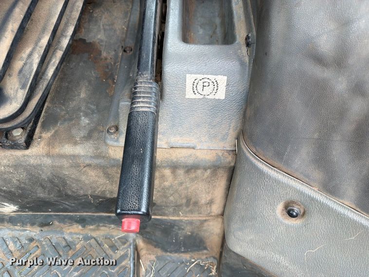 image for item FN2620 1992 Massey-Ferguson 3690 MFWD tractor