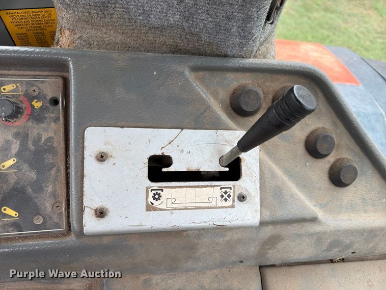 image for item FN2620 1992 Massey-Ferguson 3690 MFWD tractor
