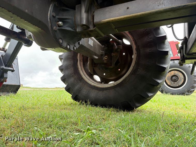image for item FN2620 1992 Massey-Ferguson 3690 MFWD tractor