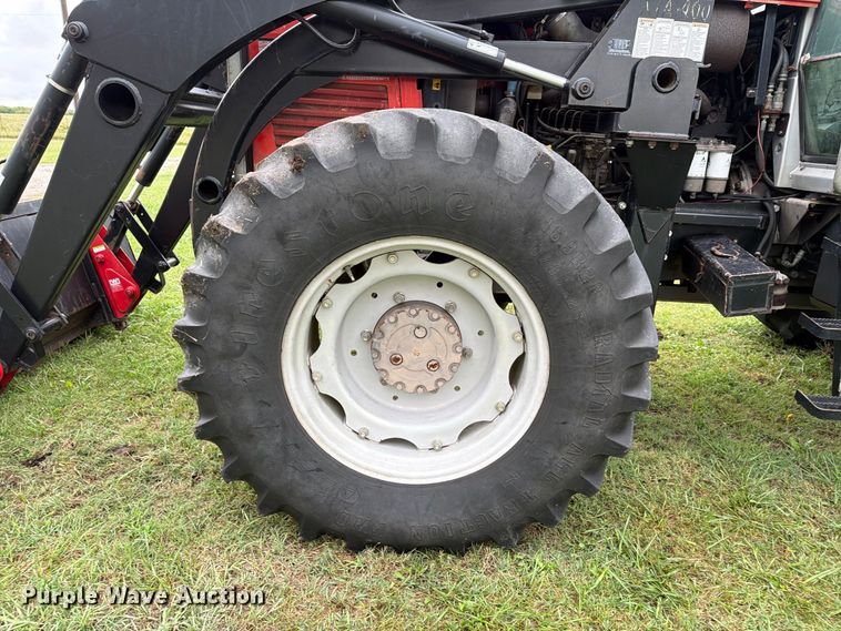 image for item FN2620 1992 Massey-Ferguson 3690 MFWD tractor