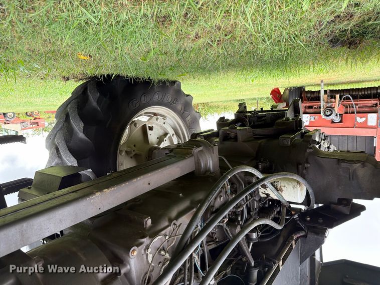 image for item FN2620 1992 Massey-Ferguson 3690 MFWD tractor