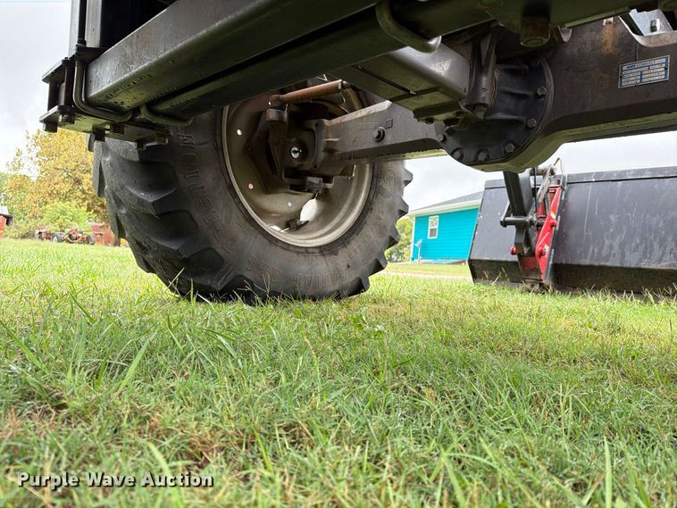 image for item FN2620 1992 Massey-Ferguson 3690 MFWD tractor