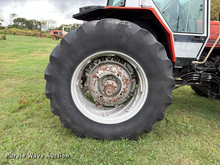 image for item FN2620 1992 Massey-Ferguson 3690 MFWD tractor