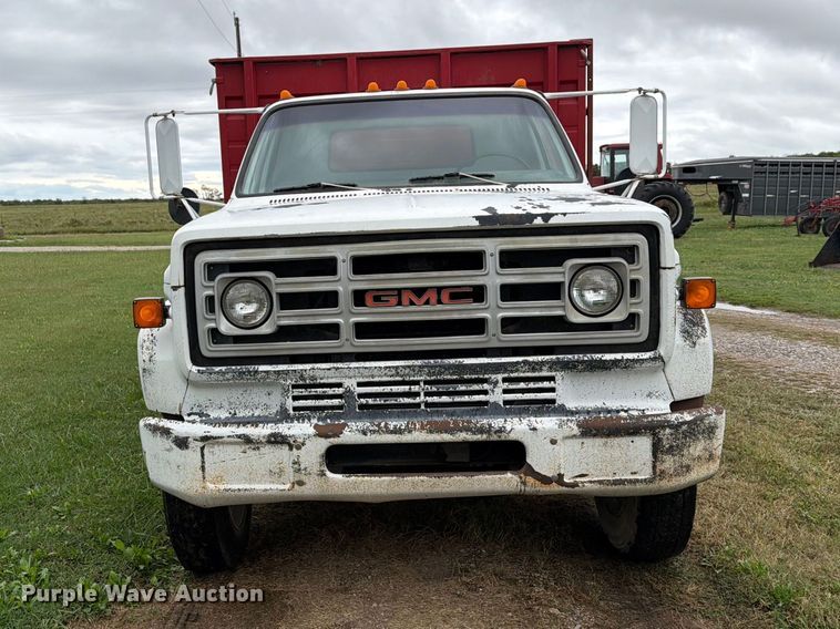 image for item FN2621 1989 GMC 7000 grain truck