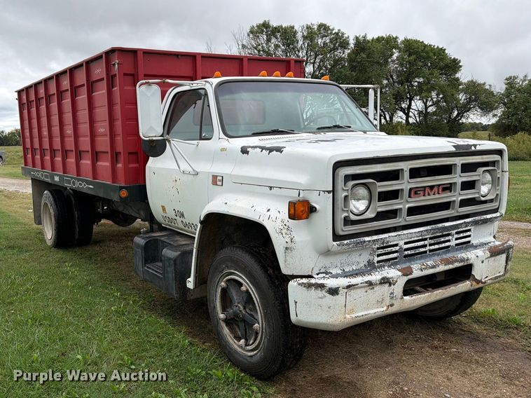image for item FN2621 1989 GMC 7000 grain truck