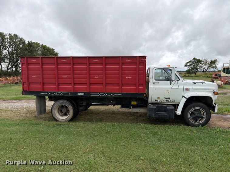 image for item FN2621 1989 GMC 7000 grain truck