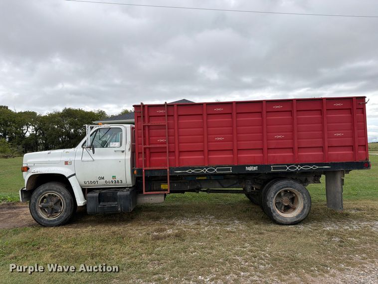 image for item FN2621 1989 GMC 7000 grain truck